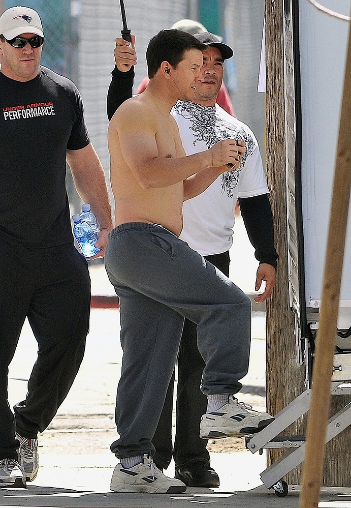 Mark Wahlberg sexy shirtless paparazzi