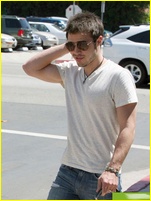 Kris Allen nude photo