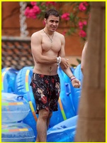 Kris Allen nude photo