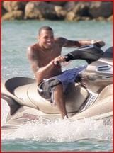 Chris Brown nude photo