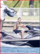 Chris Brown nude photo