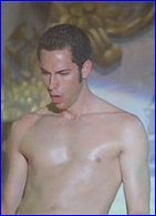 Zachary Levi nude photo