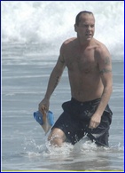 Kiefer Sutherland nude photo