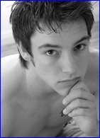 Austin Drage nude photo