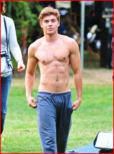 Zac Efron nude photo