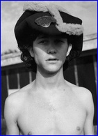 Joseph Gordon nude photo