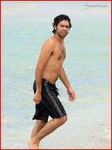 Adrian Grenier nude photo