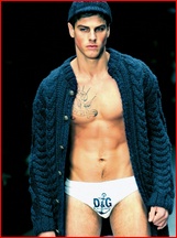 Evandro Soldati nude photo