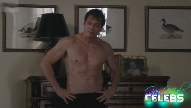 Holt McCallany in Lights Out