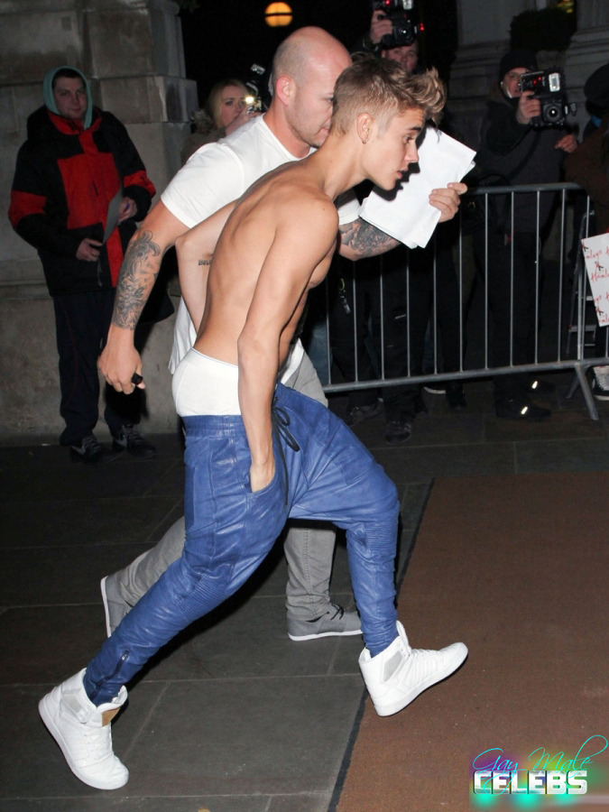 Justin Bieber shirtless and flashing his underwear