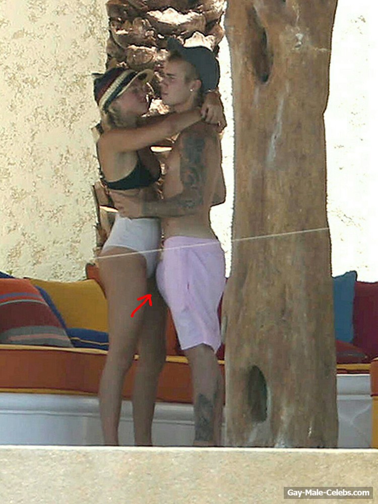 Justin Beiber Bared His Muscle Ass