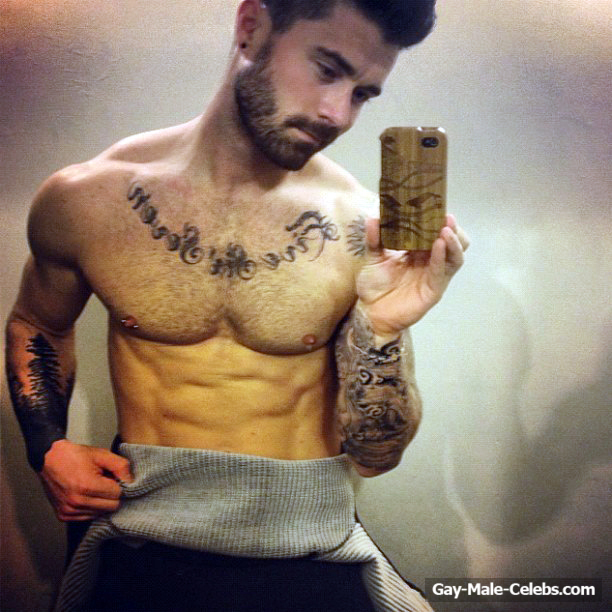 Kyle Krieger Leaked Frontal Nude Selfie From Cell Phone