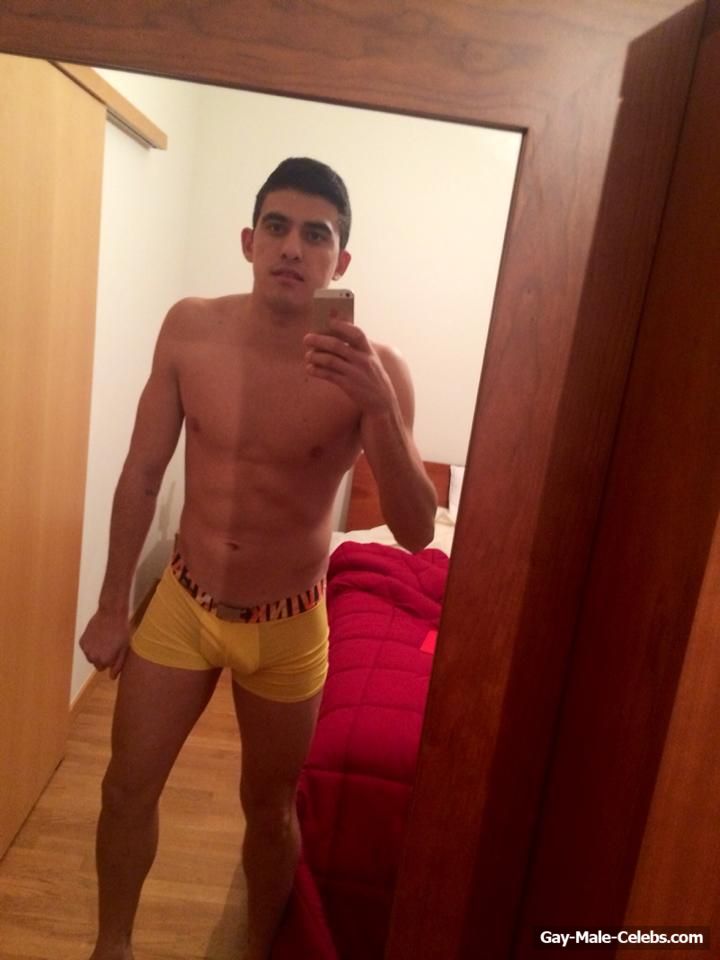 Rodrigo Battaglia Frontal Nude Selfie