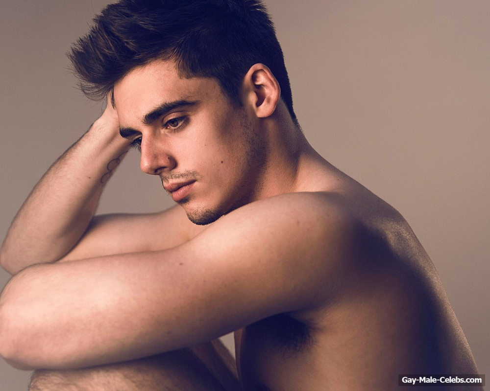 Chris Mears Shirtless Sexy Shots